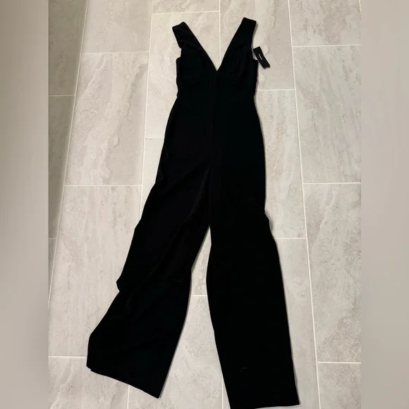 NWT Black Lulus Jumpsuit - Picture 1 of 2